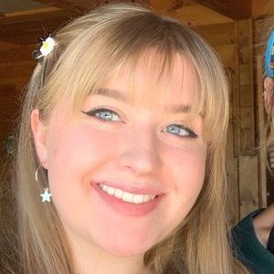 Meet your Posher, Hayley